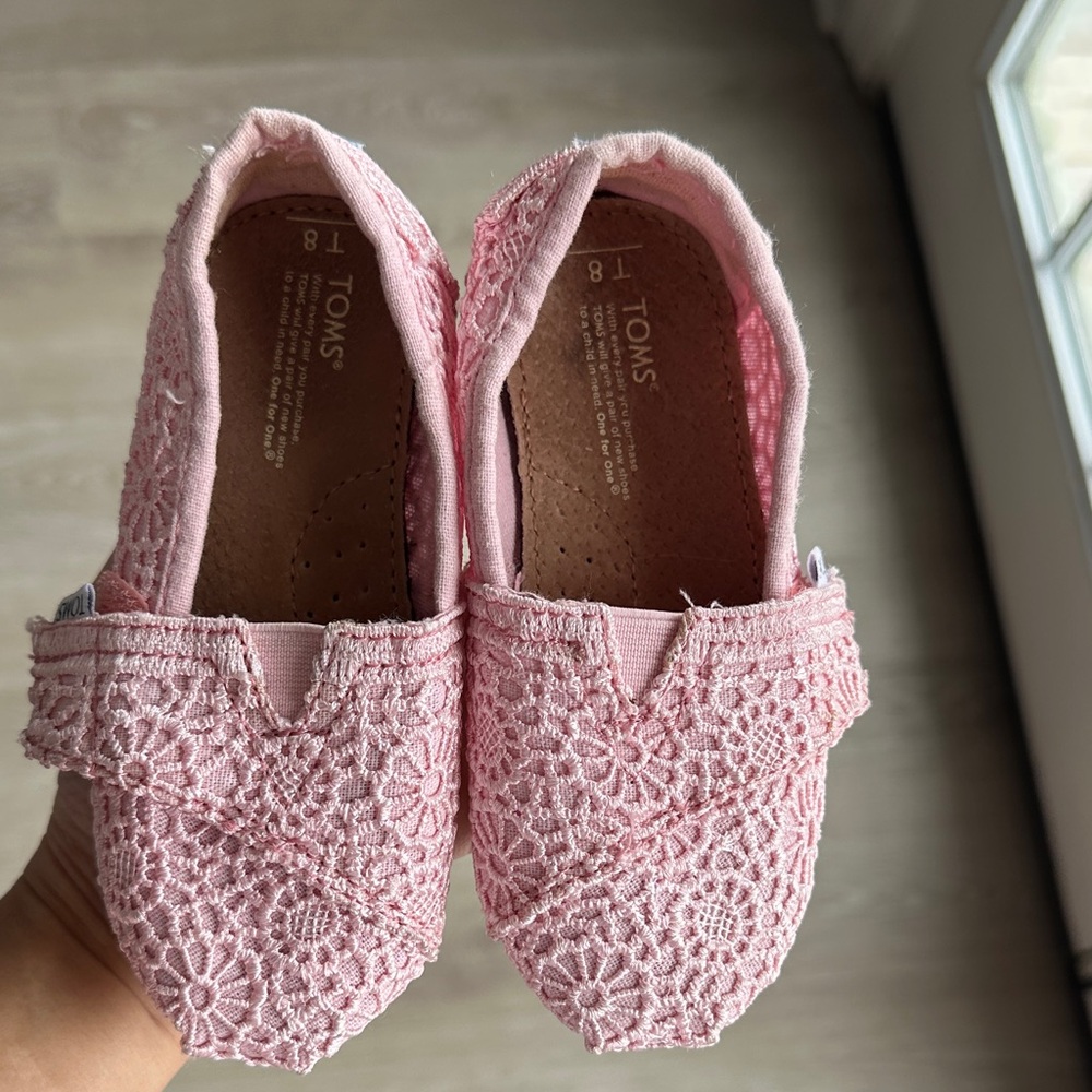 TOMS Kids Light Pink Lace Moccasins